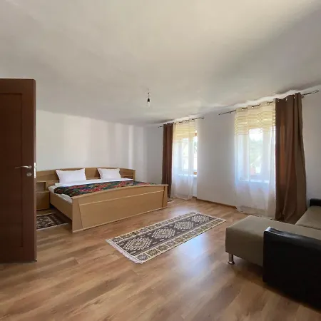 בית הארחה Casa De Vacanta Family & Friends